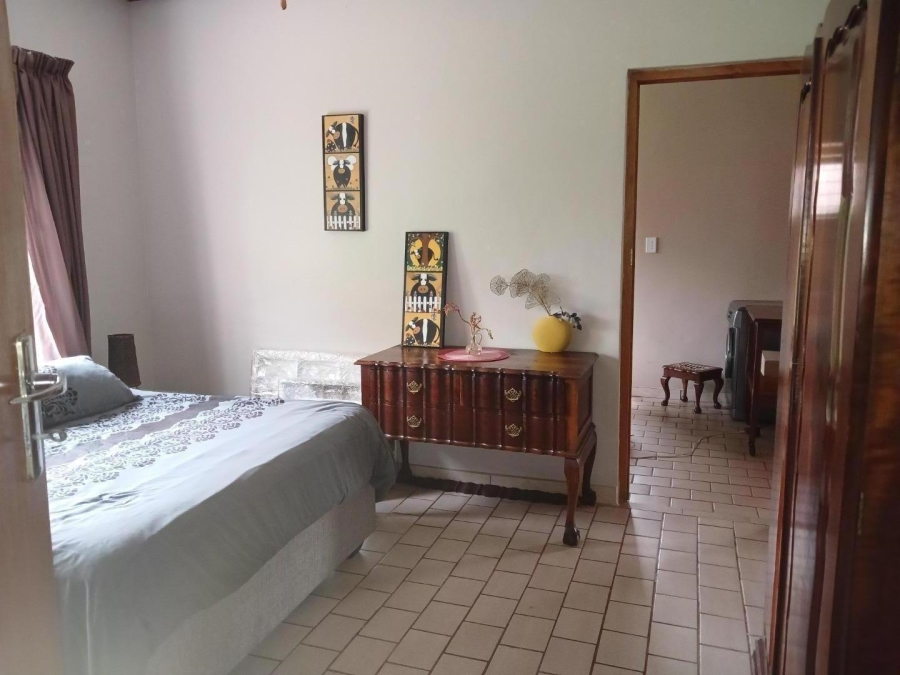 5 Bedroom Property for Sale in Dana Bay Western Cape